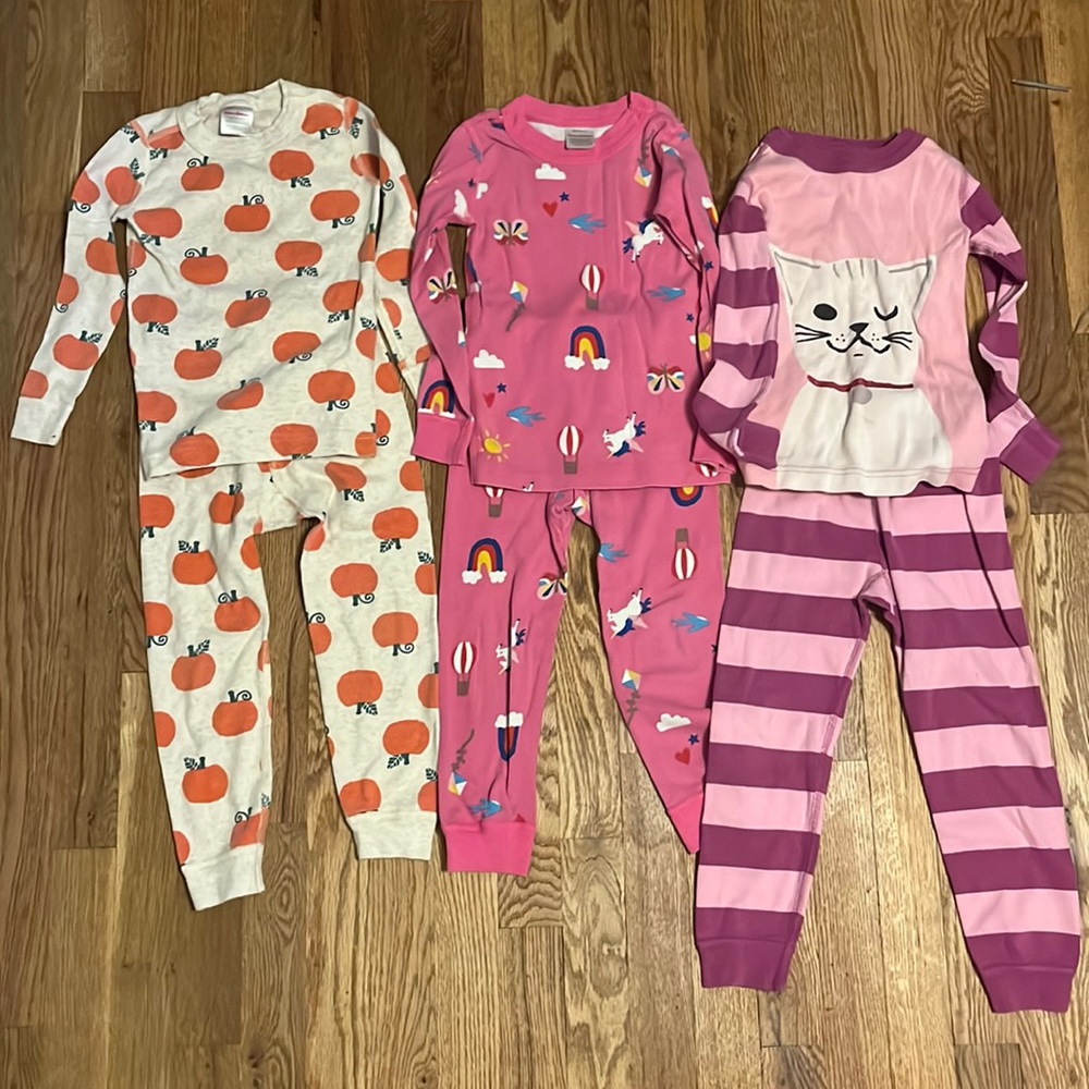 Three sets of Hanna Andersson girls pajamas, size 4 / 100 cm